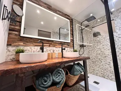 Salle de bains dans l'établissement Appartement face à l'océan Chez Tao