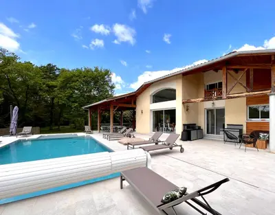 Piscine de l'établissement Villa Bota Nova ou située à proximité