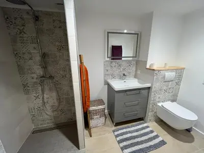 Salle de bains dans l'établissement Appartement rez-de-chaussée