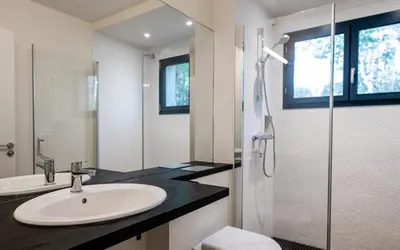 Salle de bains dans l'établissement Villa COUDINEY