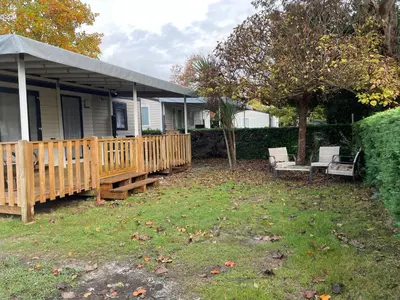 Jardin de l'établissement Mobilhome