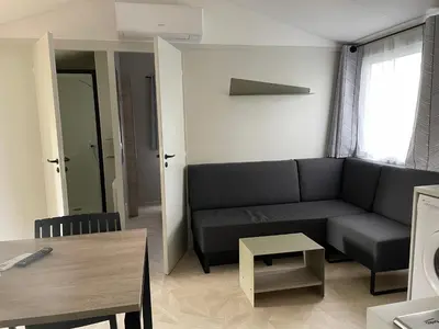 Coin salon dans l'établissement Mobilhome