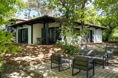 Jardin de l'établissement Villa Chambrelent - Pyla sur Mer - proche de la plage