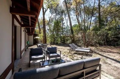 Jardin de l'établissement Villa Eglantine à deux pas de la plage PYLA SUR MER