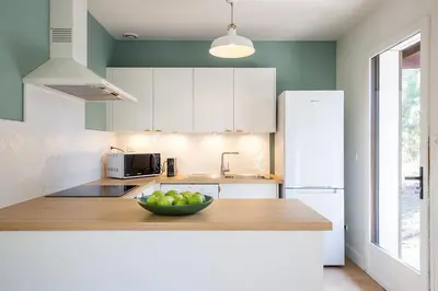 Cuisine ou kitchenette dans l'établissement Villa Eglantine à deux pas de la plage PYLA SUR MER