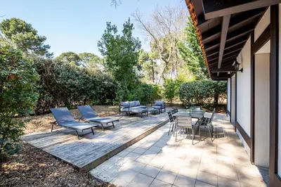 Jardin de l'établissement Villa Bruyère à deux pas de la plage PYLA SUR MER