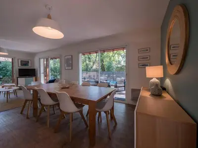Coin salon dans l'établissement Villa Les Violettes à deux pas de la plage PYLA SUR MER
