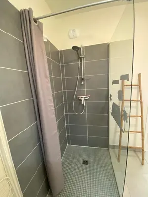 Salle de bains dans l'établissement Appartement Remember à 700m de l'Océan