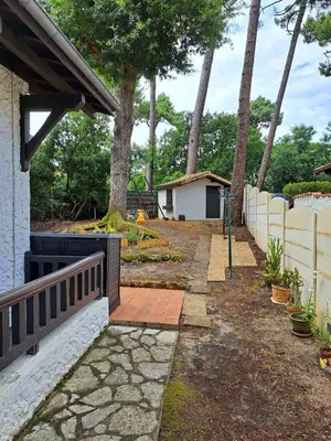 Jardin de l'établissement Agréable maison au Pyla sur mer 6 personnes