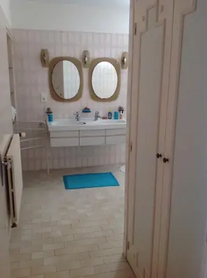 Salle de bains dans l'établissement Mirailh