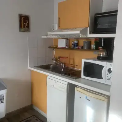 Maisonnette en bois pour 4 personne village vacances Avec