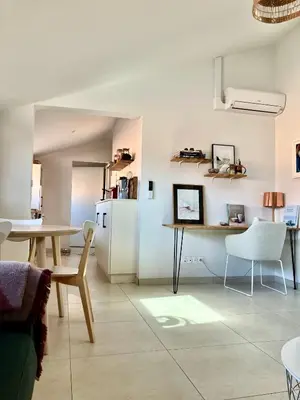 Cuisine ou kitchenette dans l'établissement Appartment with pool, beach and ocean 5 min by walk, city center, shopping and market