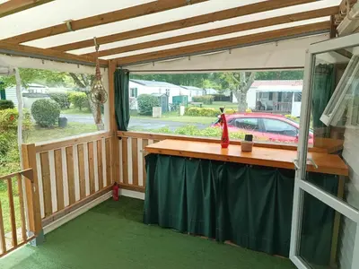 Balcon ou terrasse dans l'établissement Mobil-Home 4 places dans les Landes