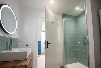 Salle de bains dans l'établissement Appartement moderne avec parking