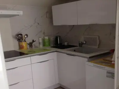 Cuisine ou kitchenette dans l'établissement Charming town centre house with garden