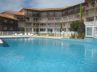 Piscine de l'établissement Appartements à côté Lac Marin de Port d'Albret ou située à proximité