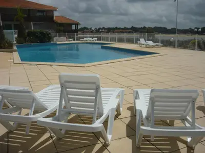 Piscine de l'établissement Appartements à côté Lac Marin de Port d'Albret ou située à proximité