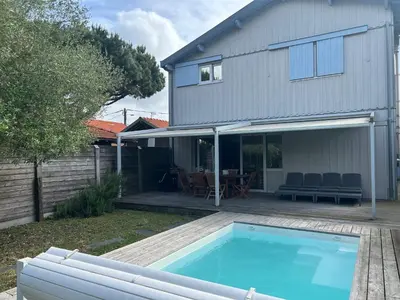 Piscine de l'établissement Villa avec piscine ou située à proximité