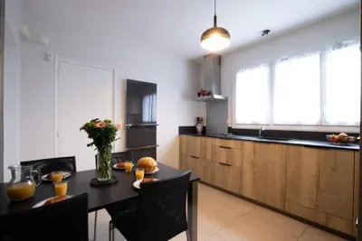 Cuisine ou kitchenette dans l'établissement Les chênes, maison confortable proche de Dax