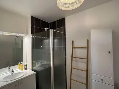 Salle de bains dans l'établissement Appartement Le Boïate