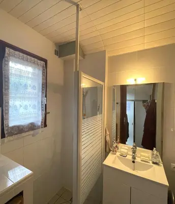 Salle de bains dans l'établissement La belle onde