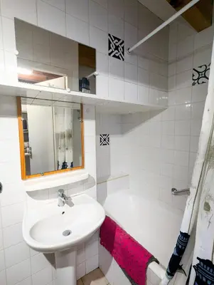 Salle de bains dans l'établissement La Villa Oscar en plein cœur de ville