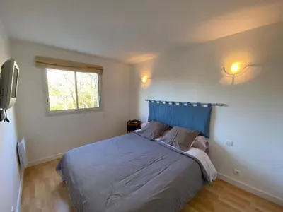 Un ou plusieurs lits dans un hébergement de l'établissement T2 cabine calme prox. Boudigau, terrasse, parking, 4 pers. - FR-1-413-252