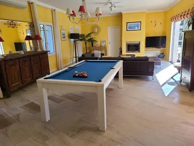 Télévision ou salle de divertissement dans l'établissement Villa Pyla sur mer 10 couchages