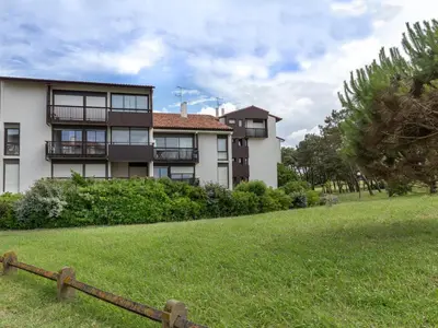 Jardin de l'établissement Appartement Spacieux à Seignosse, Terrasse et Parking, à Proximité de la Plage - FR-1-239-401
