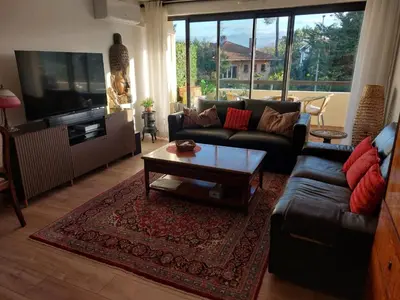 Coin salon dans l'établissement Appartement avec terasse au pied du port