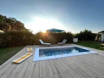 Piscine de l'établissement Studio Cosy des Landes ou située à proximité