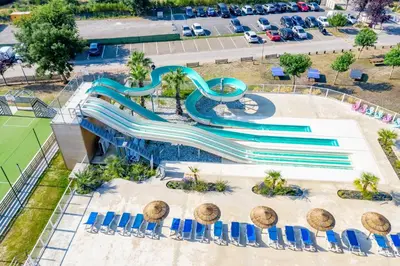 Piscine de l'établissement Mobilhome Mag Ced les Dunes de contis Piscines et Plage ou située à proximité
