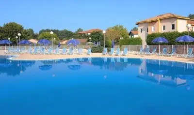 Piscine de l'établissement Charmante maisonette ou située à proximité
