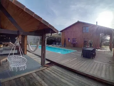 Piscine de l'établissement Le Chalet de Nino ou située à proximité