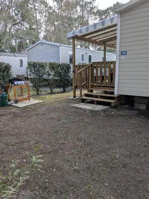 Aire de jeux pour enfants de l'établissement Chez Bruno & Sophie Mobil home luxe 6-8P BORA BORA