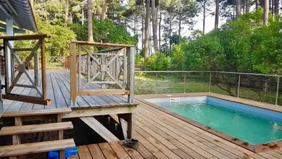 Piscine de l'établissement Villa avec piscine sur le golf entre lac et Océan ou située à proximité