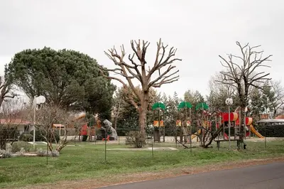Aire de jeux pour enfants de l'établissement Maison de vacances Navarrosse