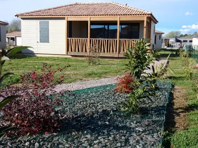 Jardin de l'établissement cottage Landes entre terre et ocean