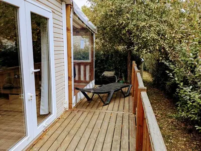 Jardin de l'établissement Mobil Home 205 6 à 8 personnes