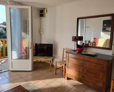 Télévision ou salle de divertissement dans l'établissement Appartement proche du lac d'Hossegor