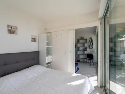 Un ou plusieurs lits dans un hébergement de l'établissement Appartement Front de Mer pour 2 avec Parking à Mimizan Plage - FR-1-50-152