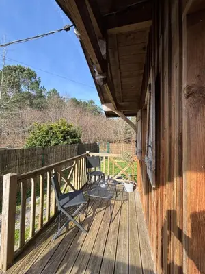 Balcon ou terrasse dans l'établissement Le chalet du petit Laborde