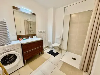 Salle de bains dans l'établissement Appartement Côté Dune à 600m de l'Océan