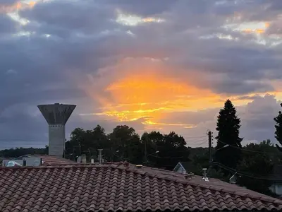 Lever ou coucher de soleil vu de l'appartement ou à proximité