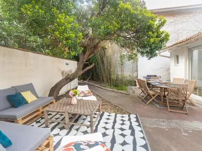 Coin salon dans l'établissement maison de l'arbousier