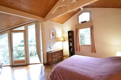Un ou plusieurs lits dans un hébergement de l'établissement Hossegor Belle villa avec piscine pour 10 personnes.