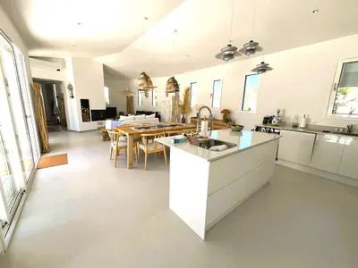 Cuisine ou kitchenette dans l'établissement Nouveau! Villa Bahia, Piscine chauffée, Plage à 400m
