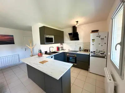 Cuisine ou kitchenette dans l'établissement Les Gemmeurs - T2 proche du lac