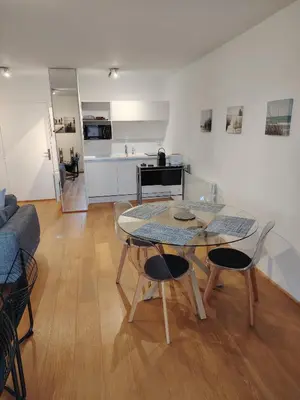 Cuisine ou kitchenette dans l'établissement Marina de Capbreton 2 pièces calme et lumineux
