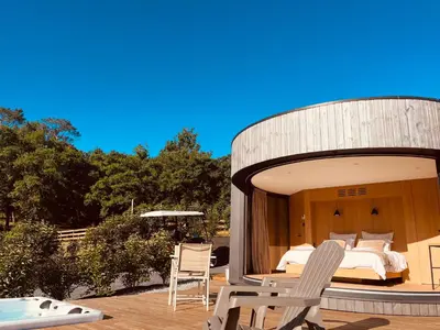 Piscine de l'établissement Domaine de Chabrague ou située à proximité